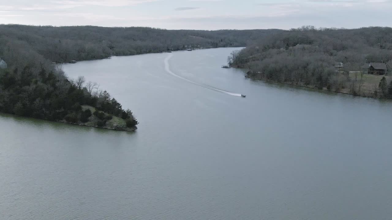 Boating on Beaver lake in Rogers, Arkansas