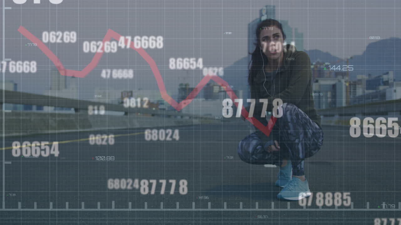 Animazione di grafico e numeri che cambiano su donna caucasica stanca in posizione accovacciata per strada