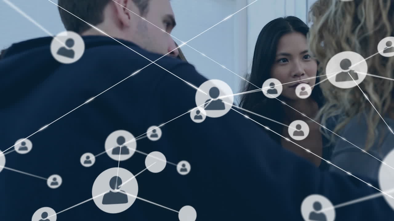 animación de la red de conexiones con iconos sobre diversas personas que participan en la terapia de grupo