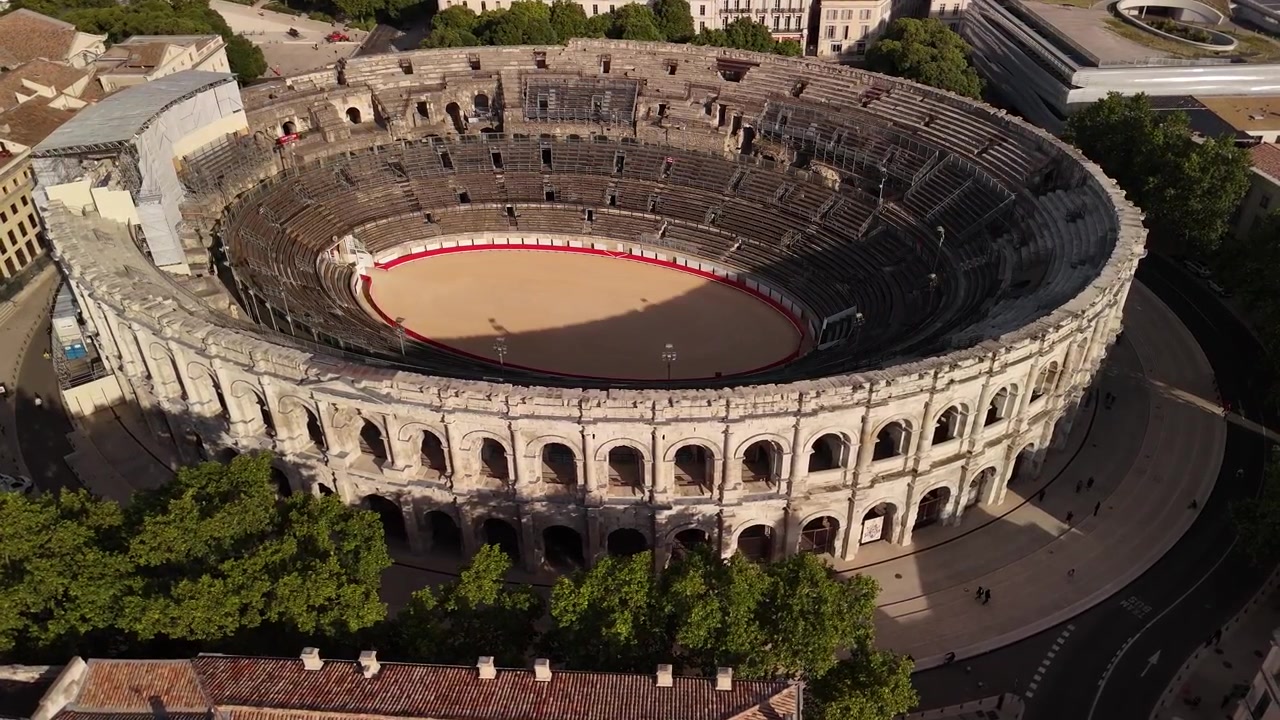 France Arènes de Nîmes monument de l'Empire romain drone aérien Patrimoine mondial de l'UNESCO.