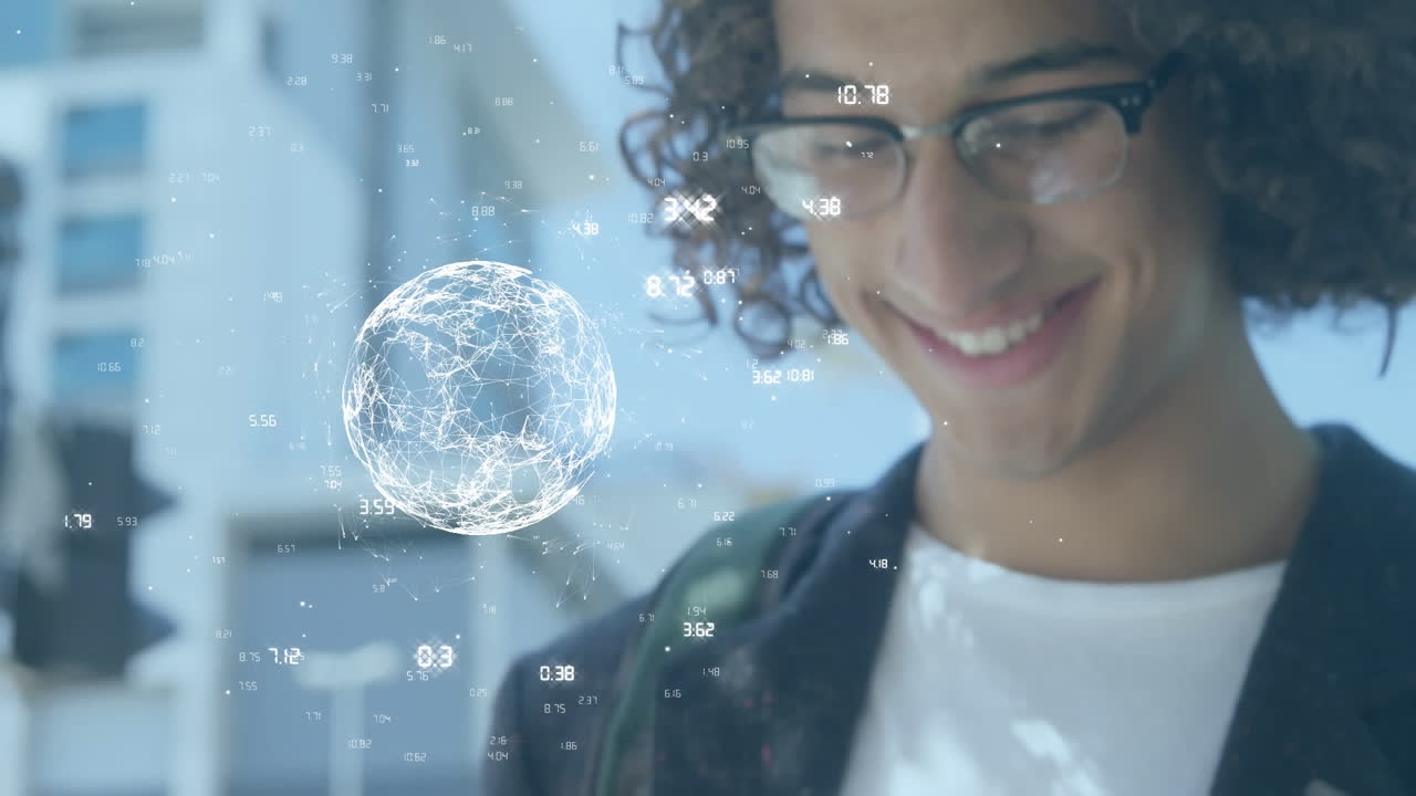 animación del procesamiento de datos y el globo sobre el hombre utilizando un teléfono inteligente