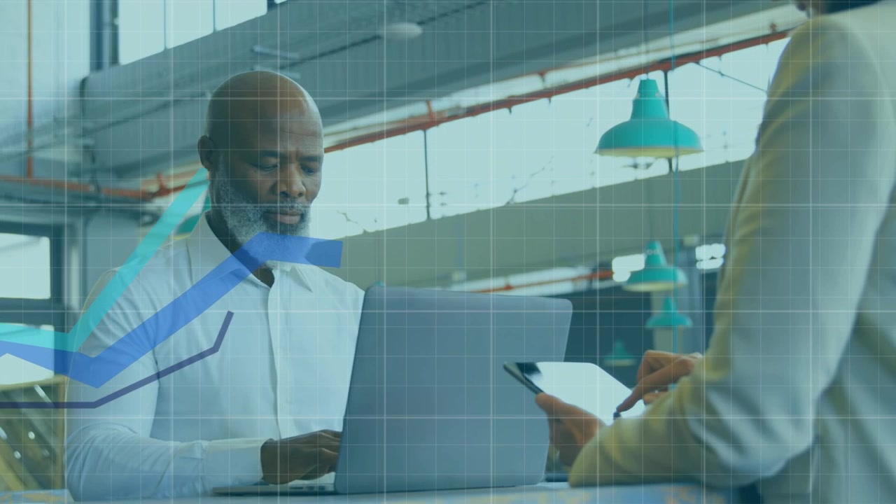 Animation de traitement de données sur un médecin masculin caucasien avec un masque facial