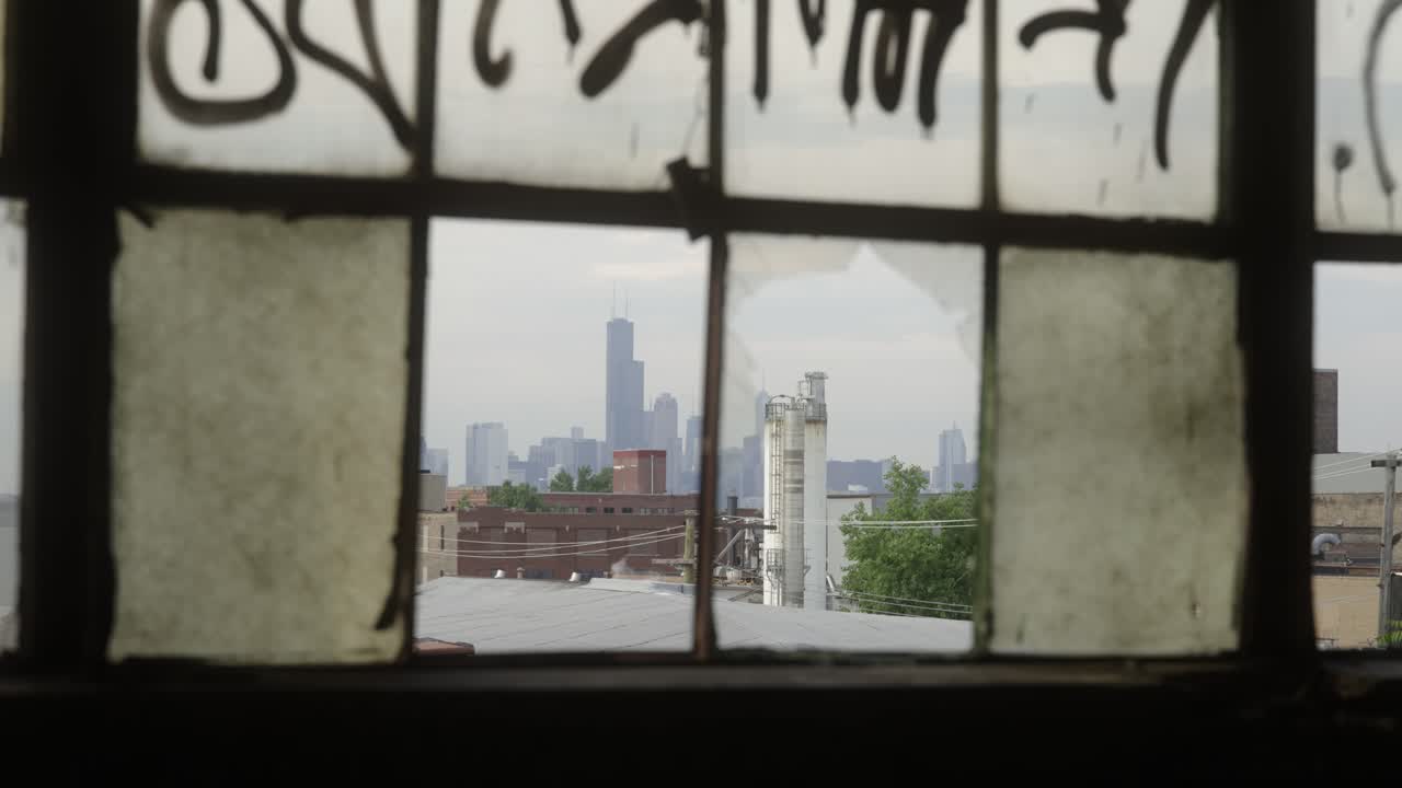 horizonte de chicago desde un almacén abandonado