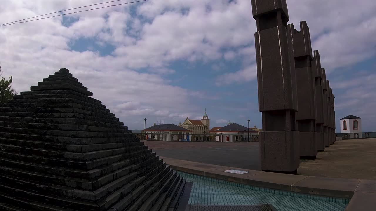 일본 후쿠오카의 해변 근처 분수