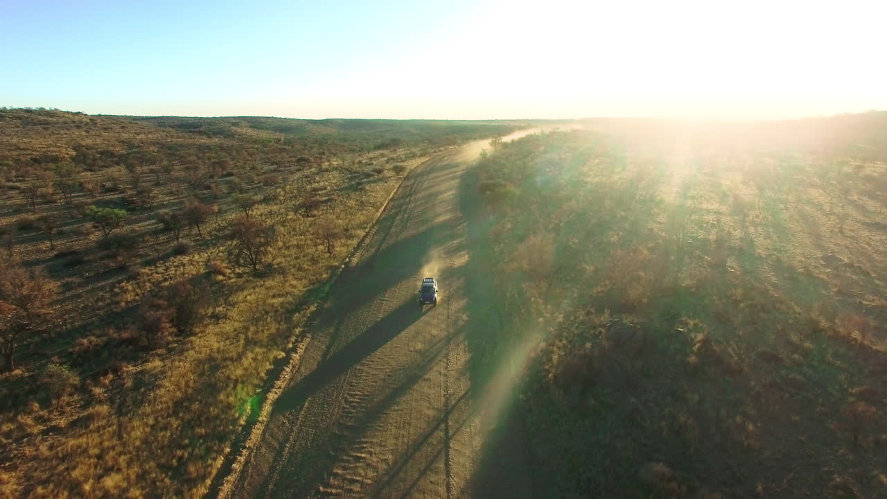 사막을 가로질러 길을  ⁇ 고