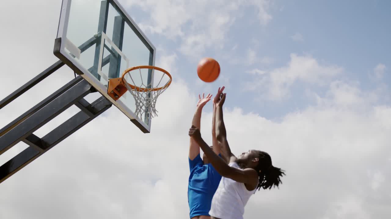 jugadores de baloncesto jugando al baloncesto 4k