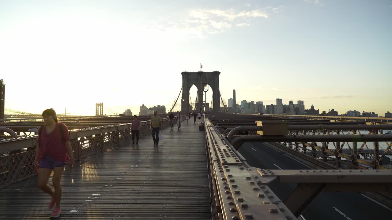 The iconic Brooklyn Bridge connects Lower Manhattan and Brooklyn Heights