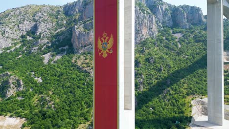 Montenegro-Autobahn-überbrückt-Berge,-Luftpanorama,-Europa-Reiseziel