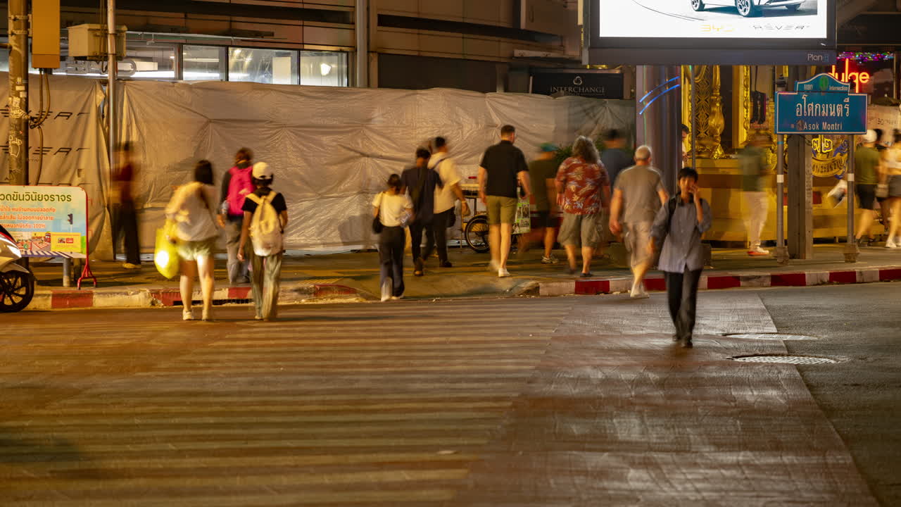 timelapse of rush hour traffic in central bangkok at night
