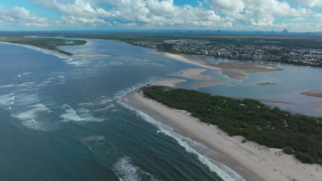 Glass-House-Mountains-Bribie-Island-Kings-Beach-Sunshine-Coast-Luftbild-Drohne-Bewölkt-Sonne-Sommer-Herbst-Winter-Australien-Australisch-Aussie-Atemberaubend-Schön-Sandig-Queensland-Caloundra-Kreis-Links