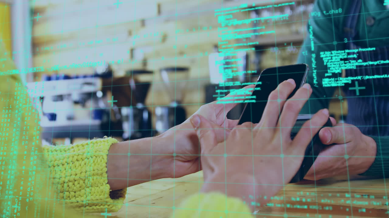 스마트 폰으로 결제하는 백인 여성에 대한 데이터 처리 애니메이션