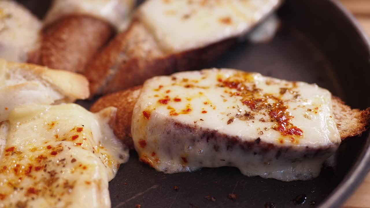 녹은 치즈 토스트