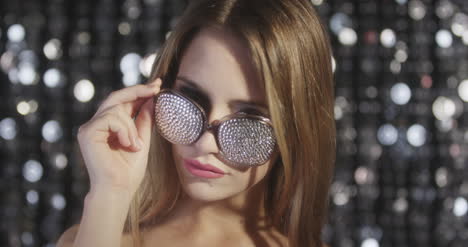 gafas de sol mujer plata 4k 02