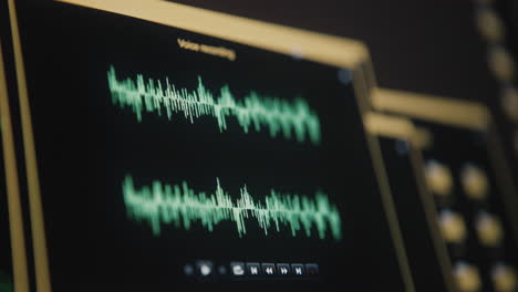 audio waveform display on computer screen
