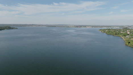 Fast aerial flyover of Parano&aacute; Lake in Brasilia, Brazil