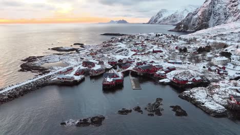 Vista-Aérea-Del-Hermoso-Paisaje-De-Las-Islas-Lofoten-Durante-El-Invierno