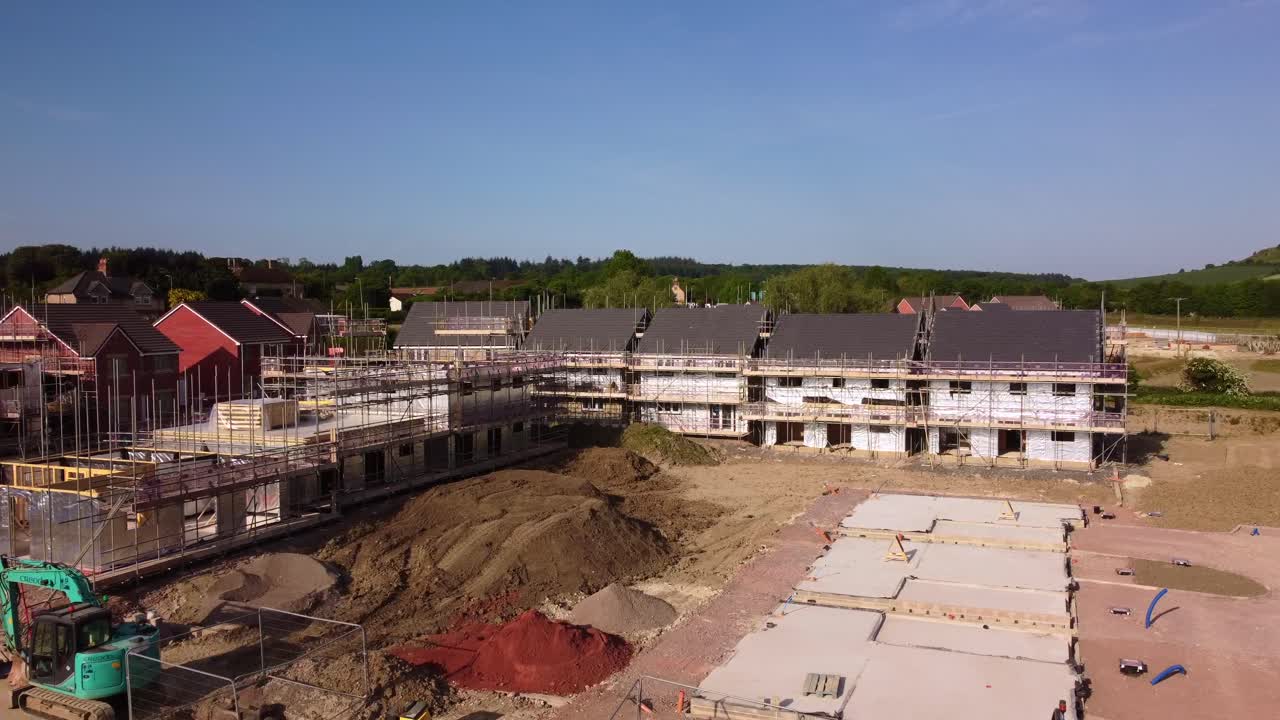 viviendas asequibles que se están construyendo debido a la escasez de viviendas en inglaterra