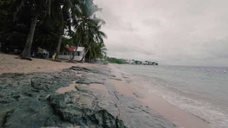 Drone-A-Lo-Largo-De-La-Costa-En-Alegria-Cebu