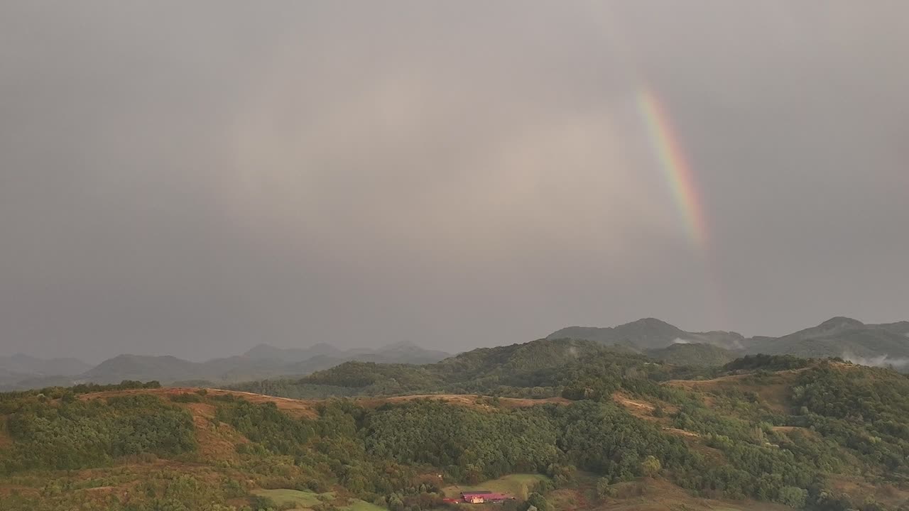 hermoso arcoiris despues de la tormenta