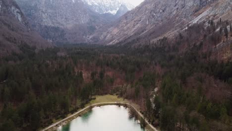 Bluntauseen-lake-in-Golling-on-an-autumn-day,-aerial-drone-establishing-shot