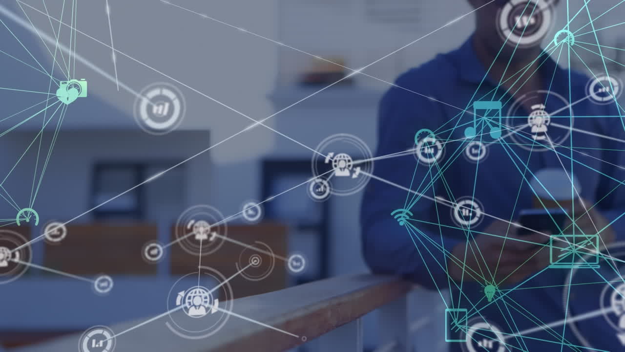 red de iconos digitales contra un hombre caucásico con una taza de café usando un teléfono inteligente