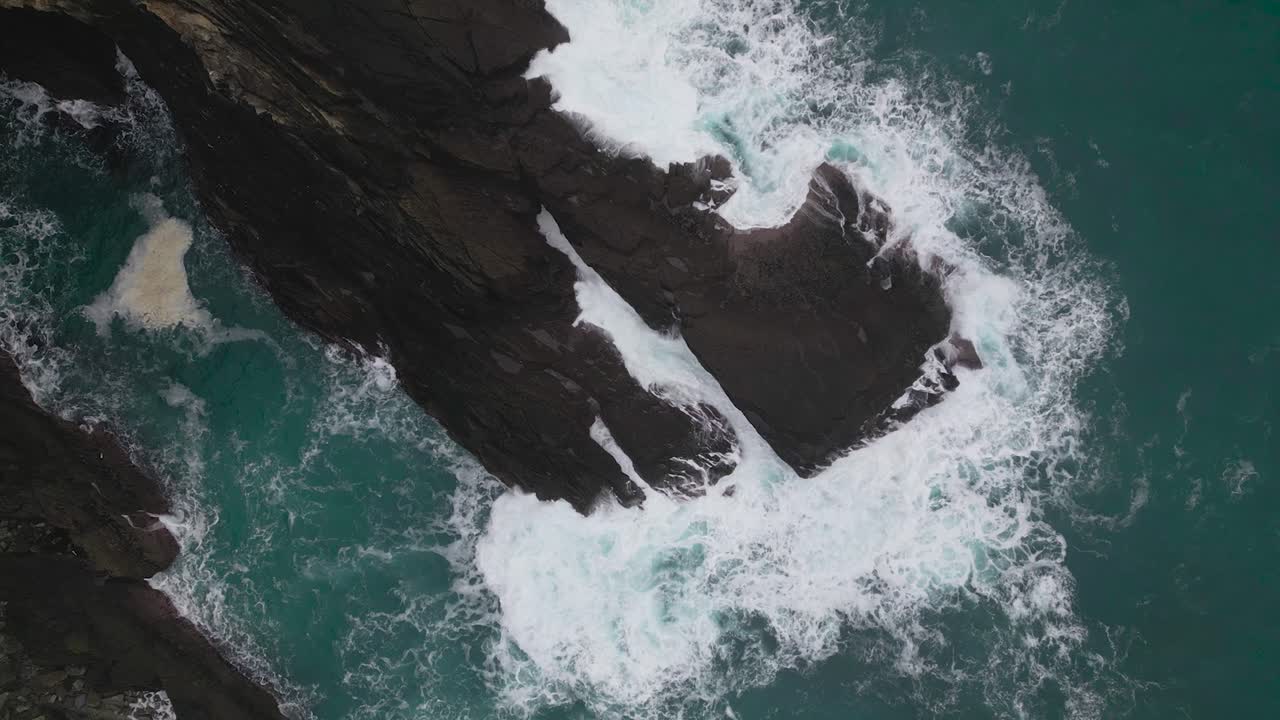 Filmato drone cinematico 4K - Vista a volo d'uccello