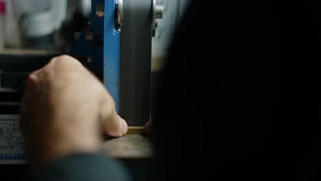 metalworking with a belt grinder