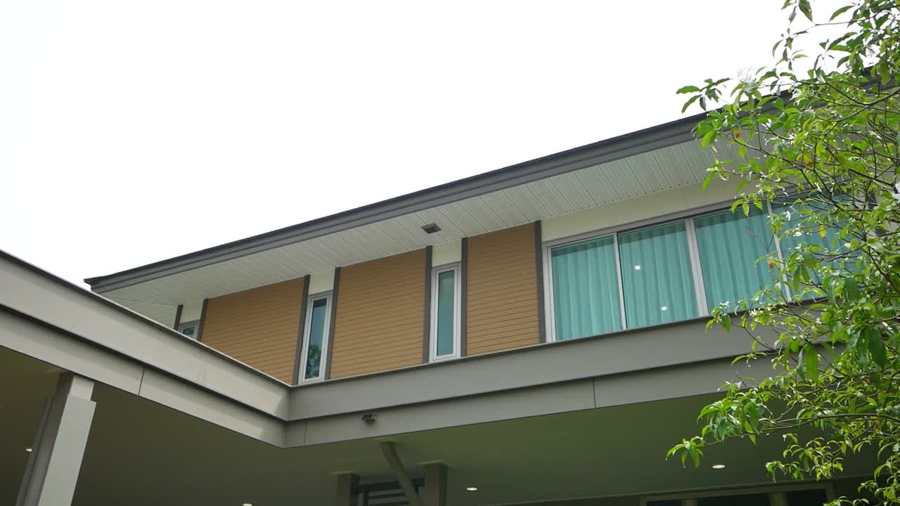 現代的なベージュホーム エクステリアデザイン