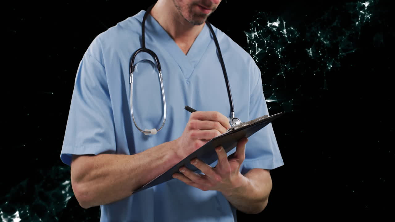 Arzt mit OP-Kleidung und Stethoskop schreibt auf Klemmbrett im Health-Tech-Bereich, zeigt Netzwerkgrafiken.