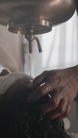 ayurvedic shirodhara oil treatment