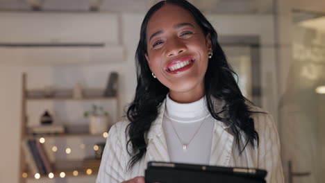 Business-woman,-face-and-tablet-at-night-in-office