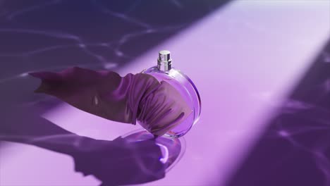 botella de perfume púrpura con cinta de satén