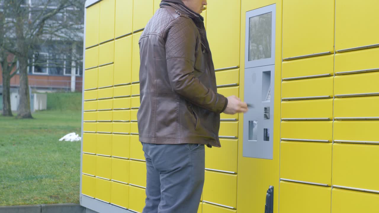 failure problem because the card does not work on a parcel station