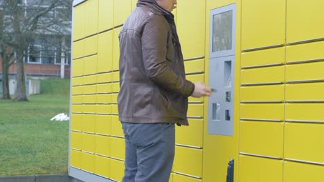 failure problem because the card does not work on a parcel station