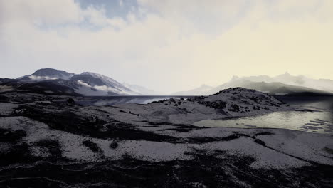 Paisaje-Invernal-Con-Rocas-Cubiertas-De-Nieve-En-El-Océano-ártico