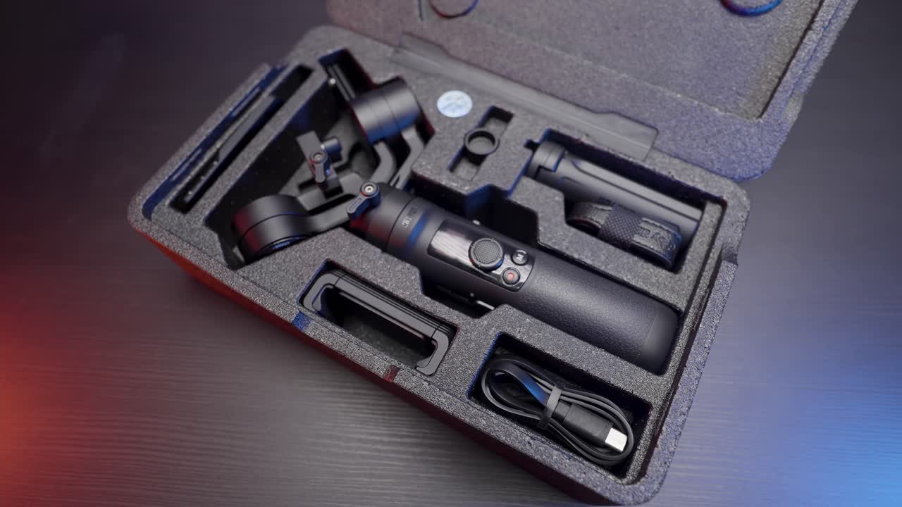 desenvase de un gimbal de cámara negra