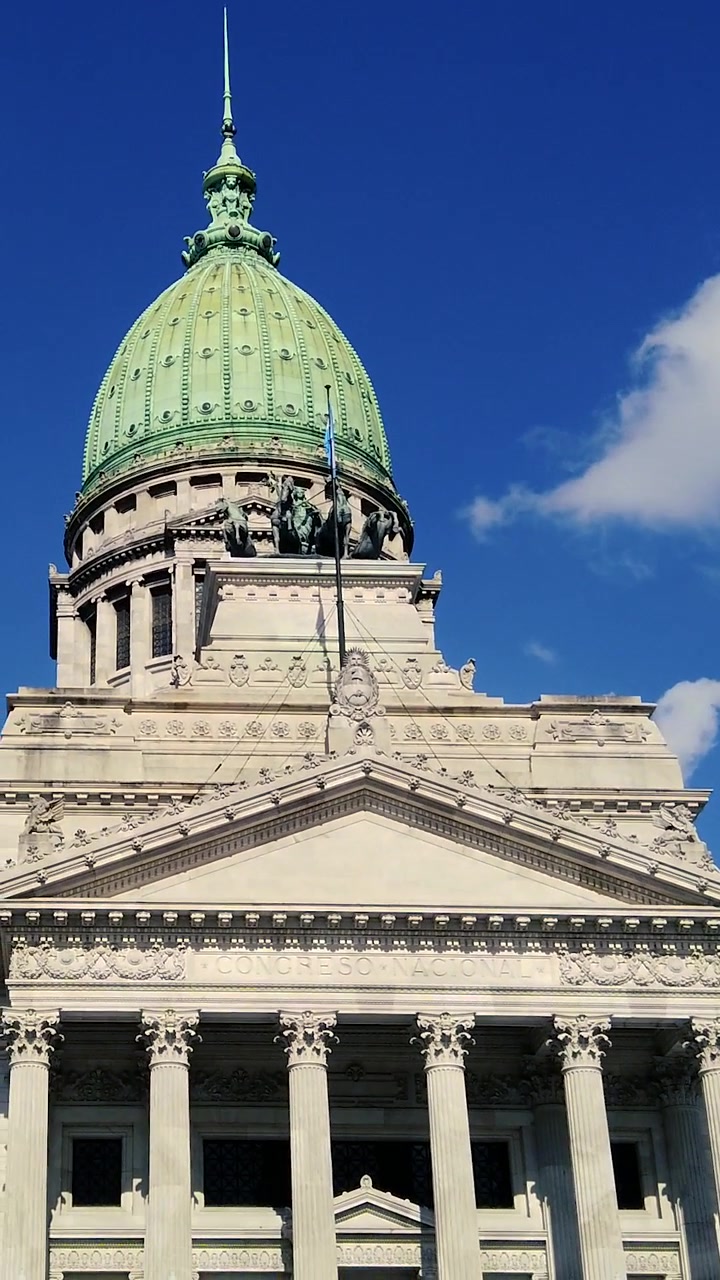 Maestoso Palazzo del Congresso Nazionale Argentino. Veduta verticale dal basso della Grande Cupola a Buenos Aires