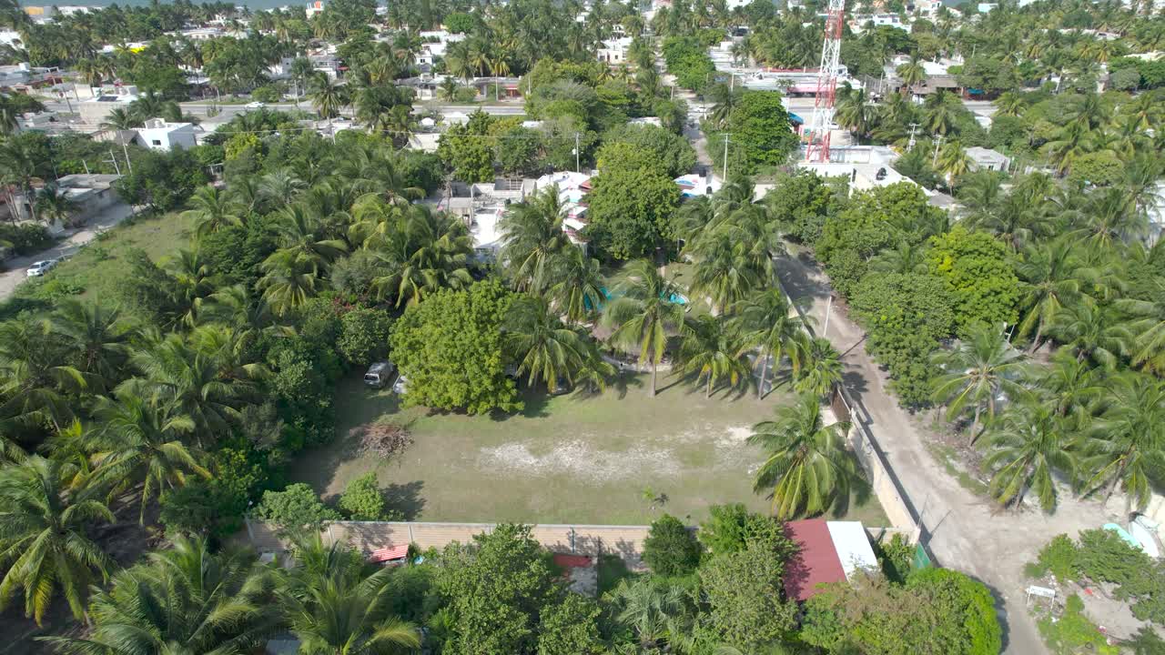 vista de drones del pueblo pesquero de chelem en yucatan mexico