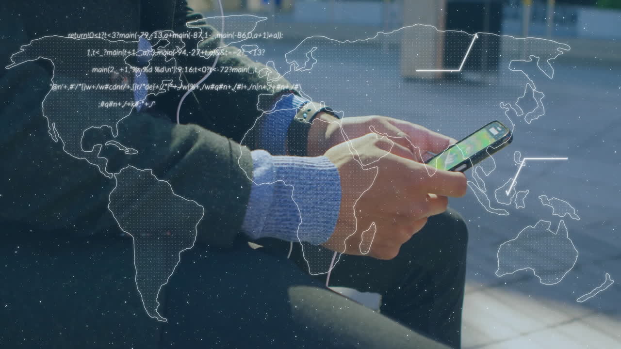 sosteniendo un teléfono inteligente, persona con un mapa del mundo y animación de procesamiento de datos sobre