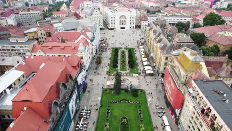 Empujando-En-El-Centro-De-La-Ciudad-Timisoara