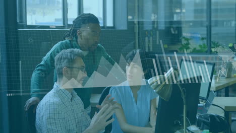 animación del procesamiento de datos financieros sobre diversas personas de negocios en la oficina