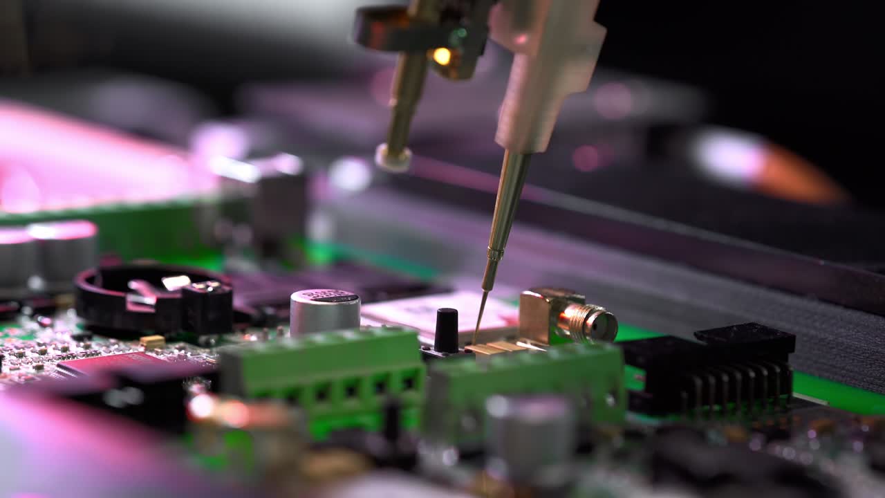 macro: máquina automática de diagnóstico de placas de circuitos electrónicos