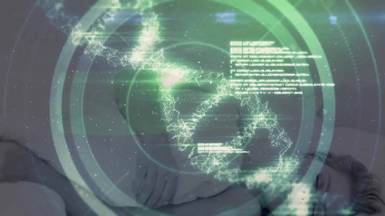animación de la hélice de adn, círculos y lenguaje de programación sobre una mujer caucásica durmiendo en la cama