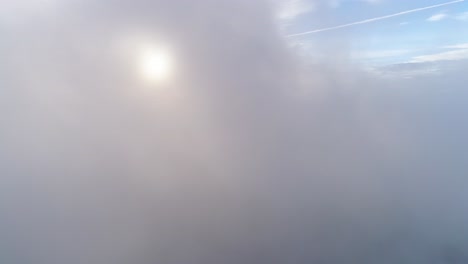 Berg-Wolke-Draufsicht-Landschaft