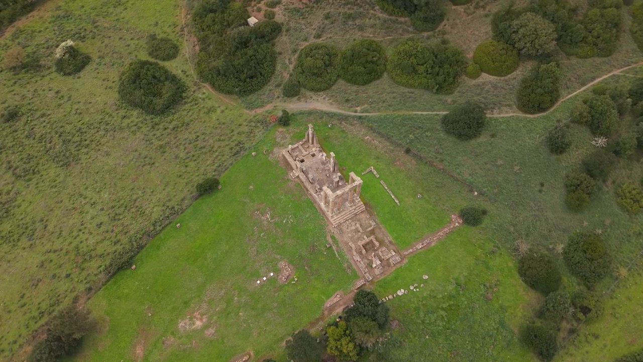 Veduta aerea del Tempio di Antas vicino a Fluminimaggiore in Sardegna, Italia - ripresa con drone