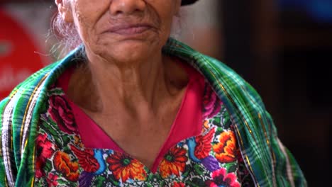 Tilting-shot-of-mayan-woman-in-market