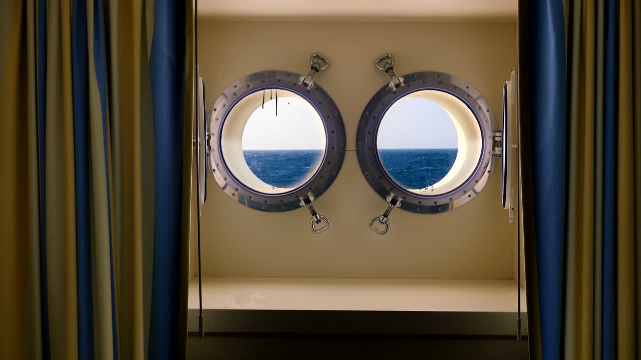 vista de las persianas de los barcos