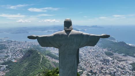 cristo redentor en el parque nacional de tijuca en rio de janeiro brasil