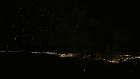espectáculo de fuegos artificiales sobre la costa de senigallia-1
