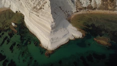 Drone-wide-shot-of-the-Scale-of-the